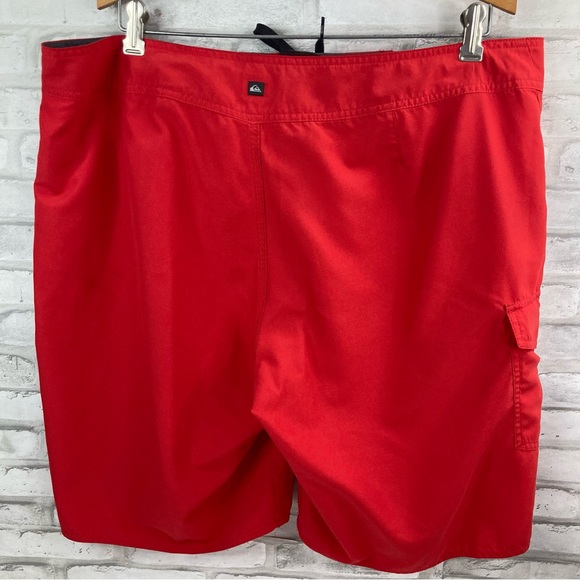 Quicksilver Men's Red Board Shorts Swim Trunks Size 38 - Picture 3 of 13